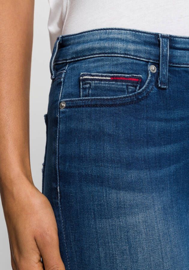 TOMMY JEANS Skinny fit jeans NORA MR SKNY met -logobadge & borduursels