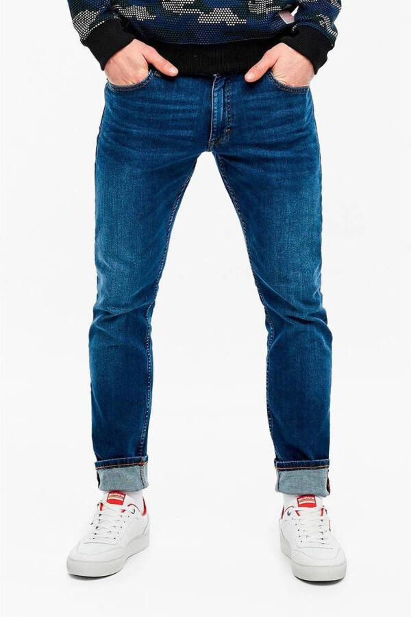 Q S designed by Straight jeans Rick met een lichte used wassing