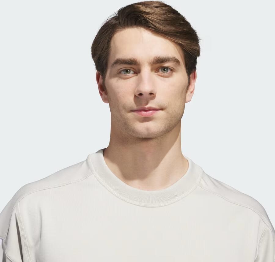 Adidas BEYOND GRAPHIC SHORT SLEEVE CREWNECK Sweatshirt - Foto 2