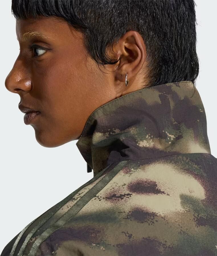 Adidas CAMOUFLAGE LOOSE-FIT SPORTJACK - Foto 2