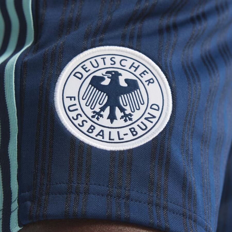 Adidas Originals loose fit tricotshort met DFB-applicatie - Foto 4