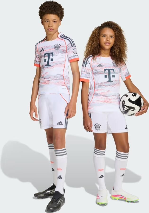 Adidas Korte Broek Short Extérieur enfant Bayern Munich 2025 26 - Foto 4