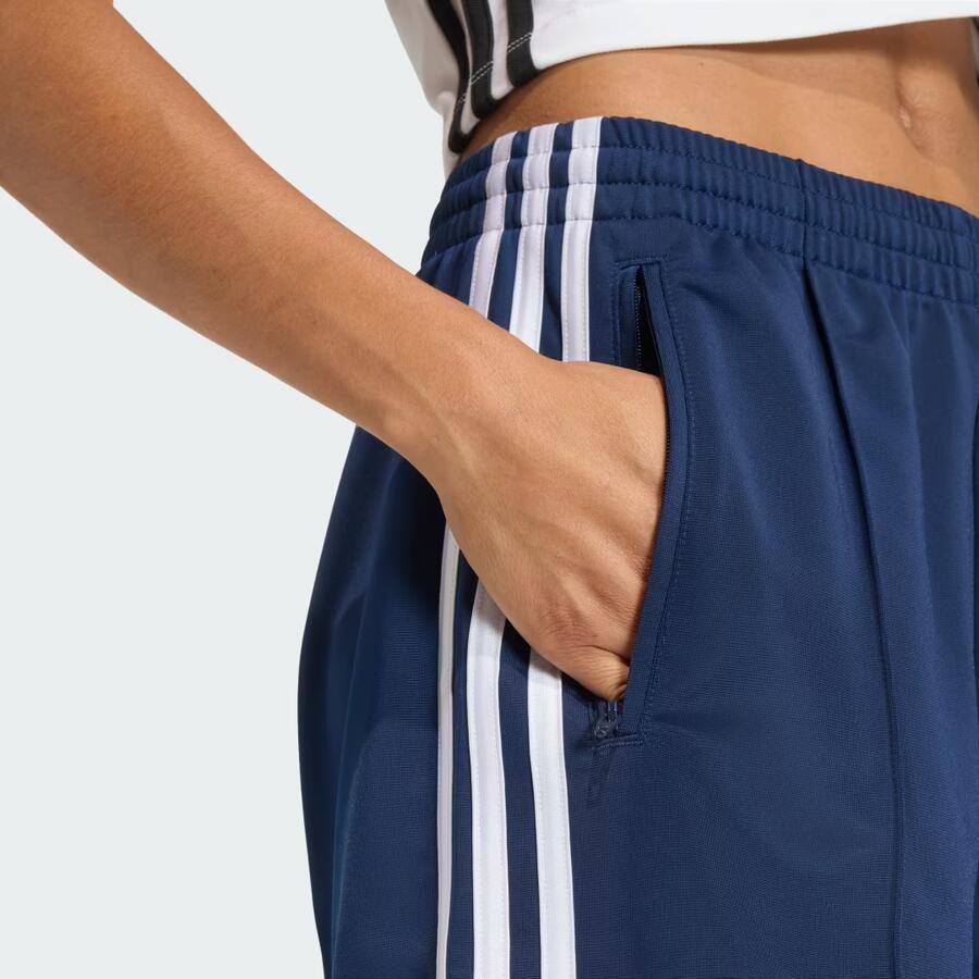 Adidas Originals Loose fit sweatbroek met contraststrepen - Foto 2