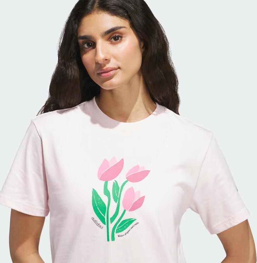 Adidas FLORAL BLOOM AT YOUR OWN PACE GRAPHIC T-SHIRT - Foto 2
