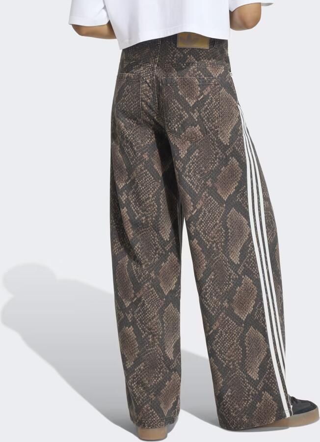 Adidas LOOSE-FIT DENIM BROEK MET SLANGENPRINT - Foto 4