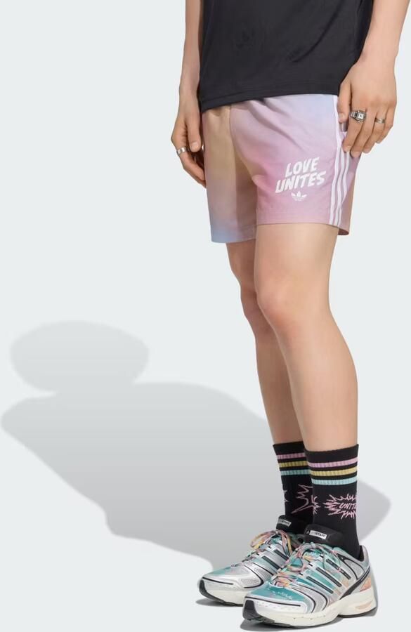 Adidas LOVE UNITES AOP SHORT (WATERPROOF) - Foto 4