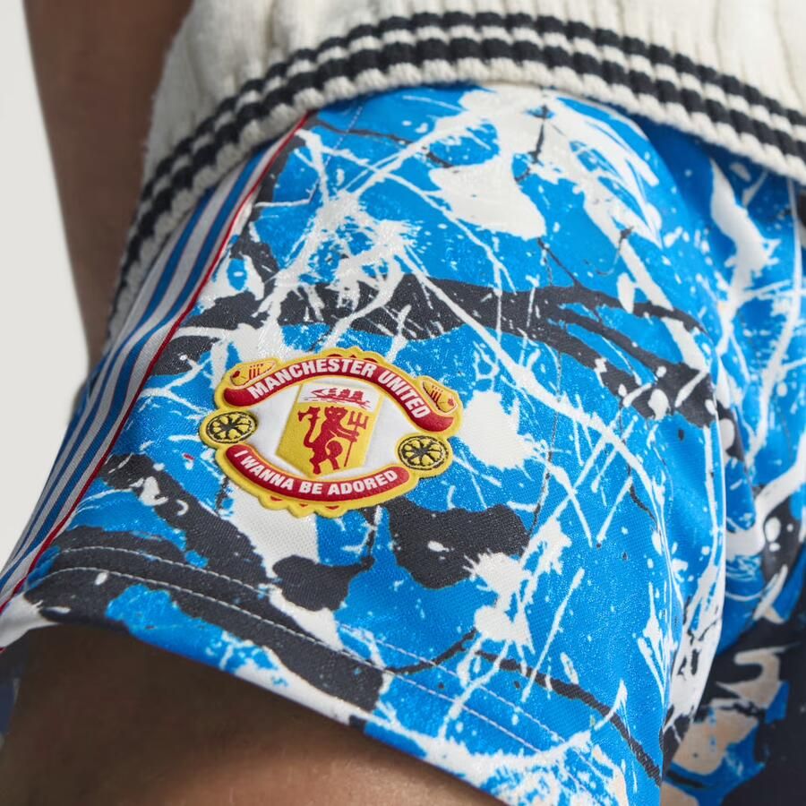 Adidas Manchester United Stone Roses AOP Short - Foto 3
