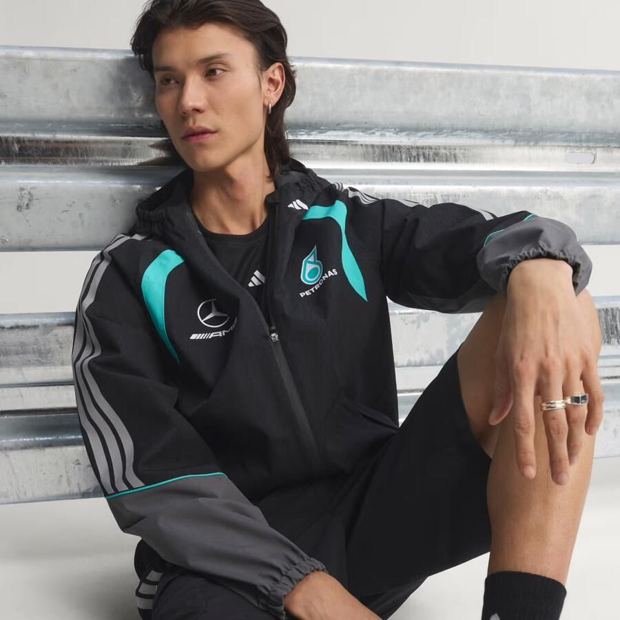 Adidas MERCEDES AMG PETRONAS FORMULA 1 TEAM MECHANICS REGENJACK