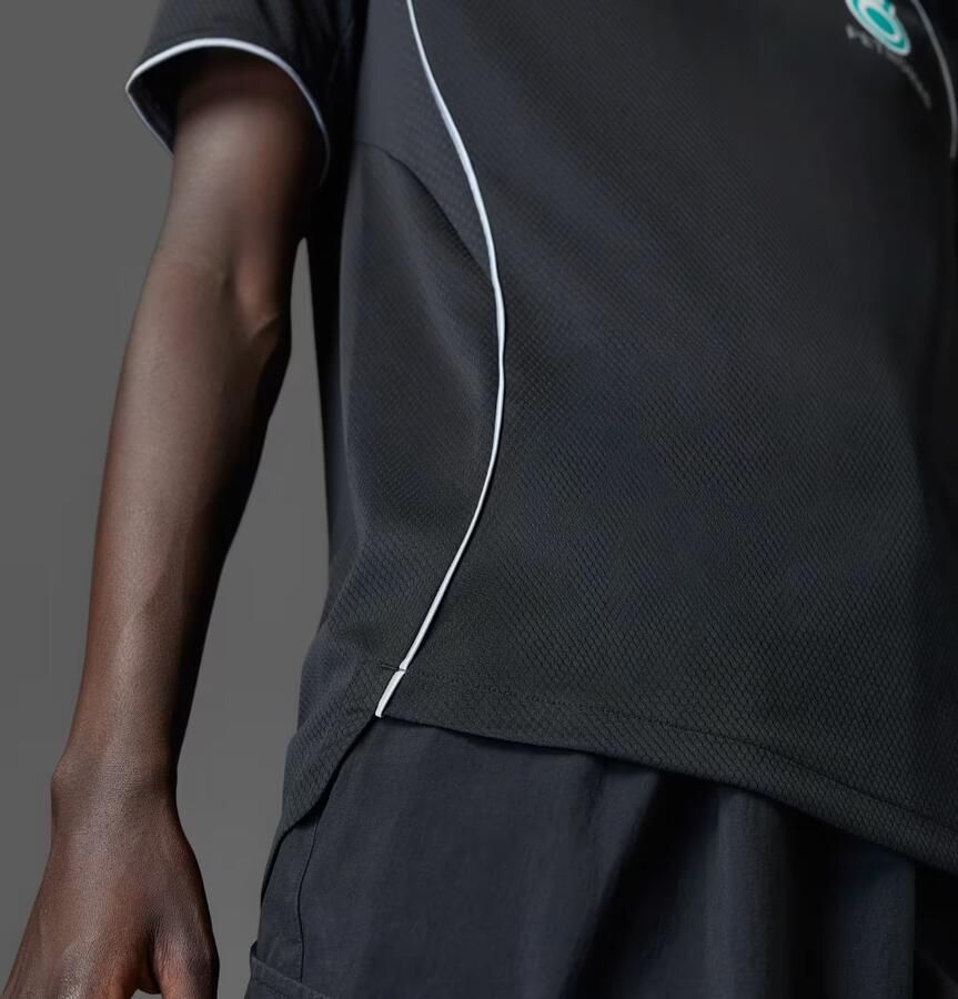 Adidas MERCEDES AMG PETRONAS FORMULA ONE TEAM MECHANICS SHIRT - Foto 6