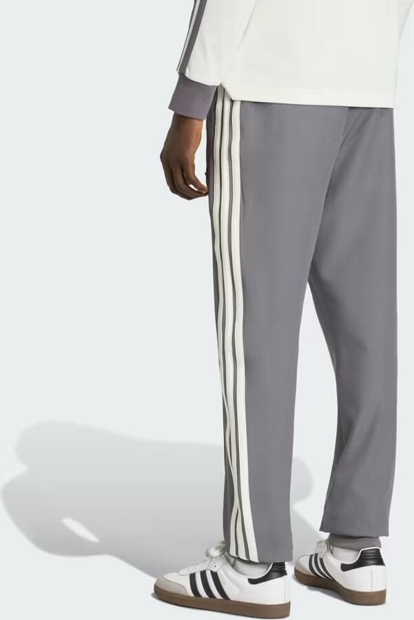 Adidas MERCEDES AMG PETRONAS FORMULE 1 TEAM SILVER ARROWS ICON TRAININGSBROEK MEN - Foto 4