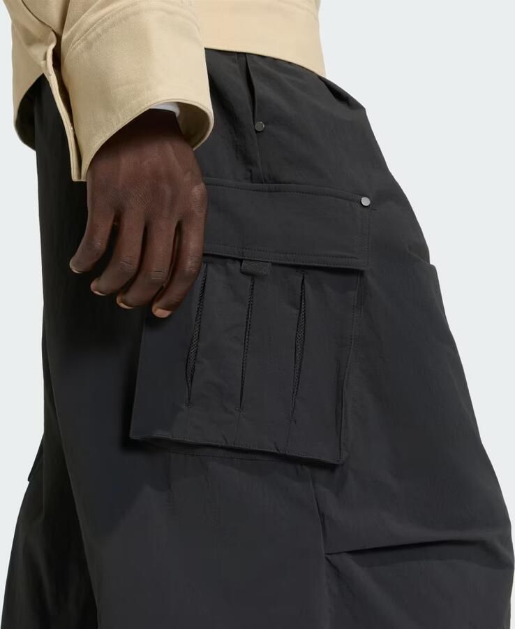 Adidas PREMIUM ESSENTIALS UTILITY LONG SHORT - Foto 3