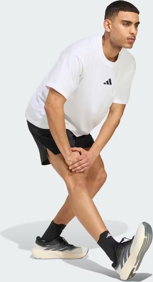 Adidas RUNNERS WE ARE DIFFERENT GRAPHIC T-SHIRT - Foto 3