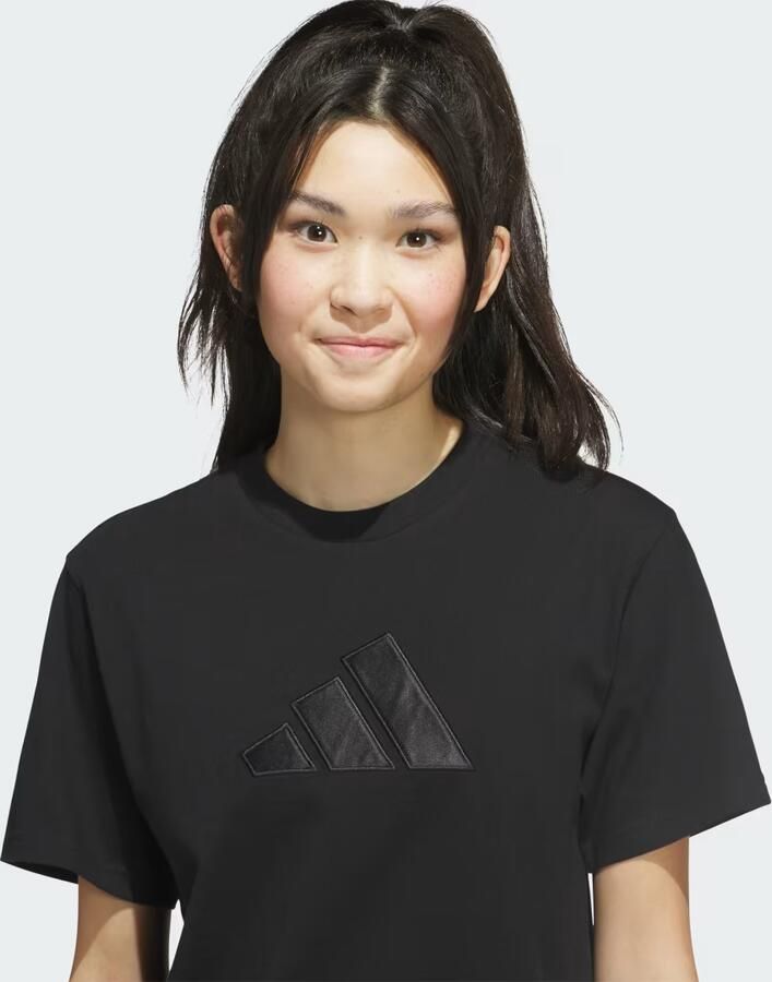 Adidas SATIN-FILLED LOGO GRAPHIC T-SHIRT - Foto 3