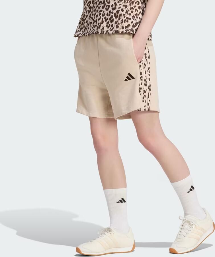 Adidas Seasonal Essentials 3-Stripes Short met Dierenprint