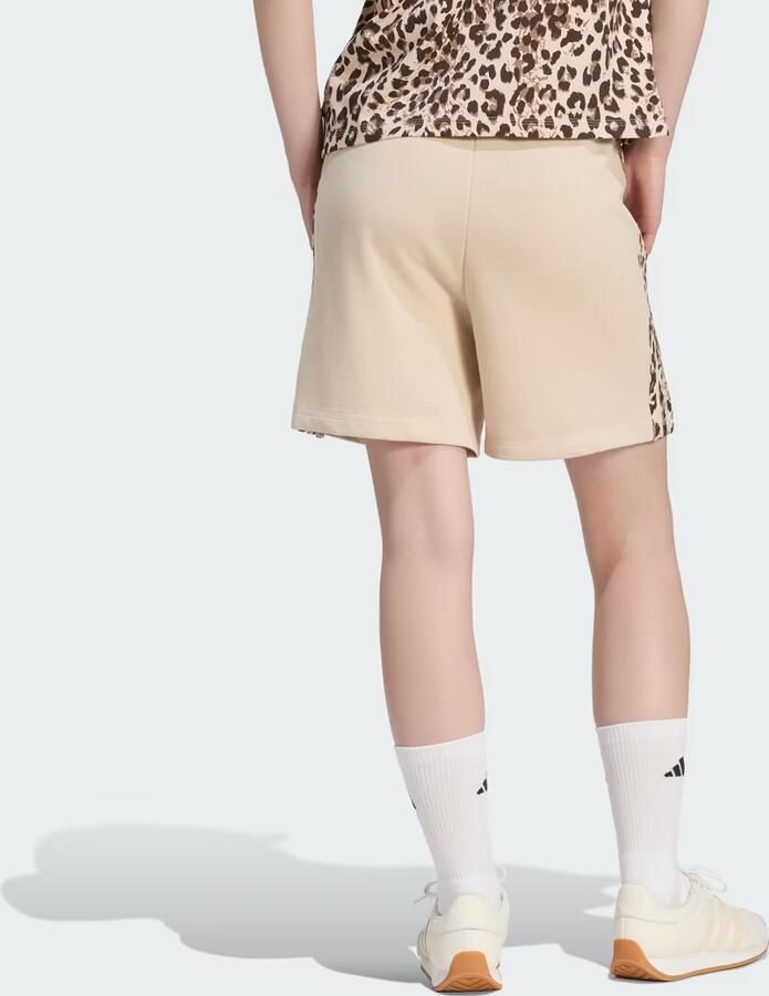 Adidas Seasonal Essentials 3-Stripes Short met Dierenprint - Foto 4