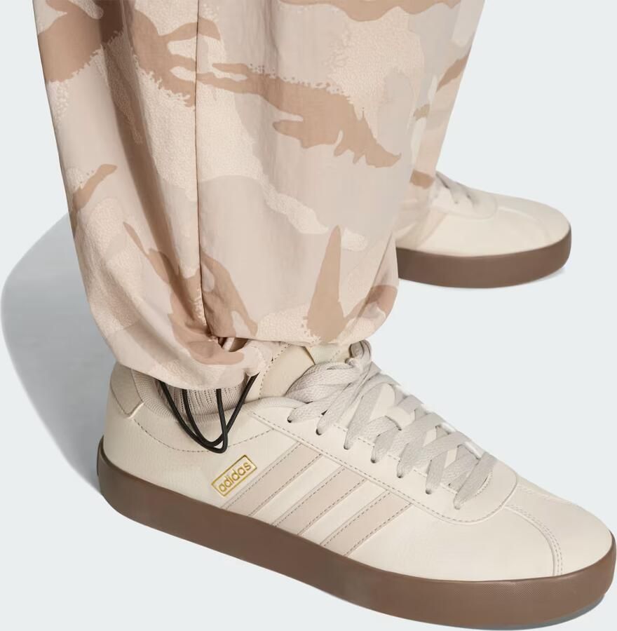 Adidas Seasonal Essentials Camo Woven Parachutebroek - Foto 2
