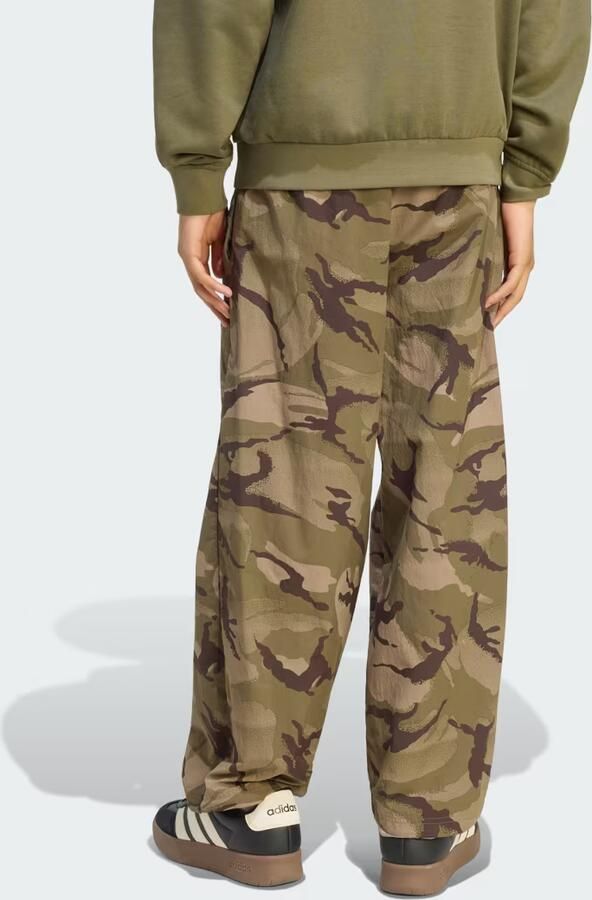 Adidas Seasonal Essentials Camo Woven Parachutebroek - Foto 4