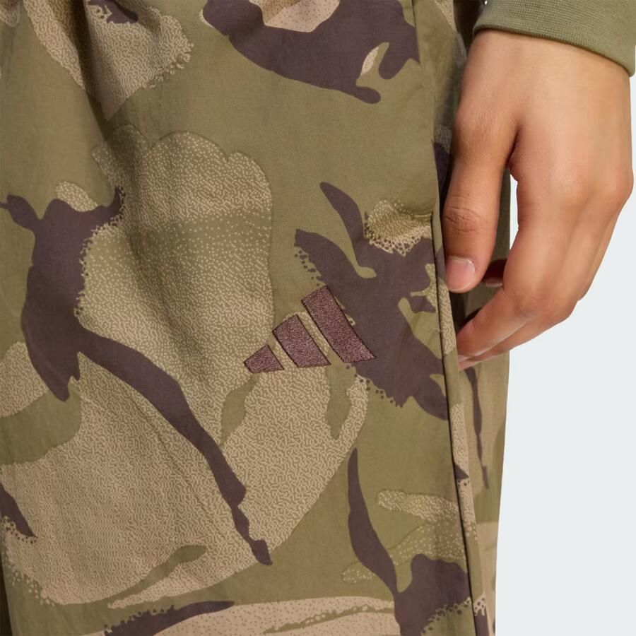 Adidas Seasonal Essentials Camo Woven Parachutebroek - Foto 2
