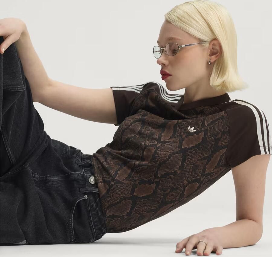 Adidas SNAKE PRINT CALI T-SHIRT - Foto 4