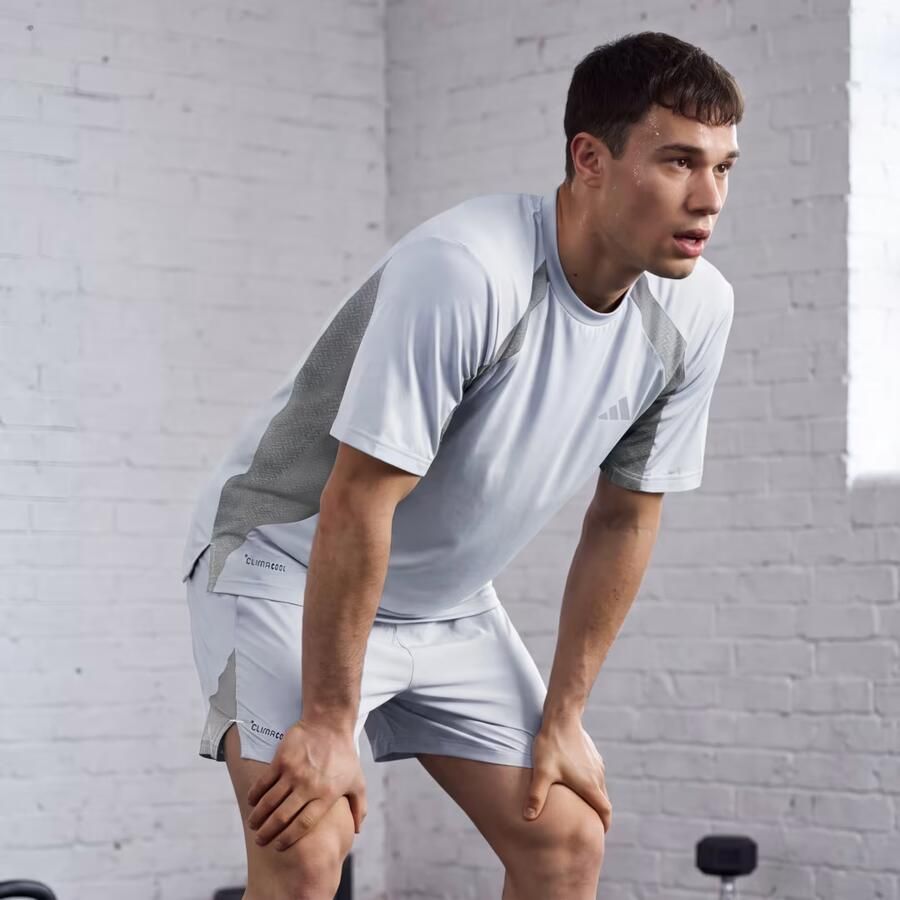 Adidas TECH APPAREL COLORBLOCK T-SHIRT - Foto 2
