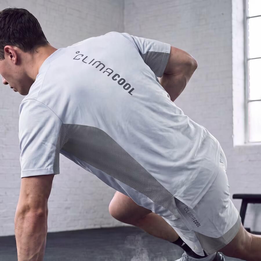 Adidas TECH APPAREL COLORBLOCK T-SHIRT - Foto 3