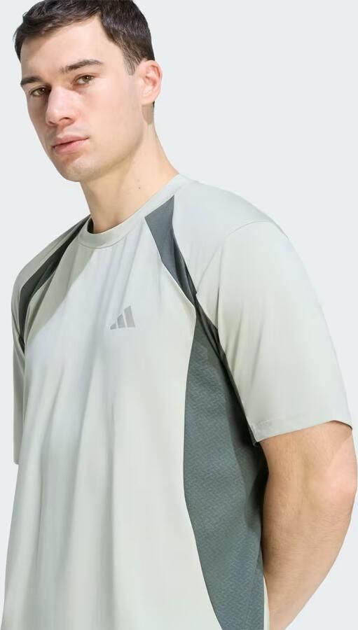 Adidas TECH APPAREL COLORBLOCK T-SHIRT - Foto 4