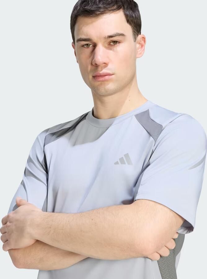Adidas TECH APPAREL COLORBLOCK T-SHIRT - Foto 3
