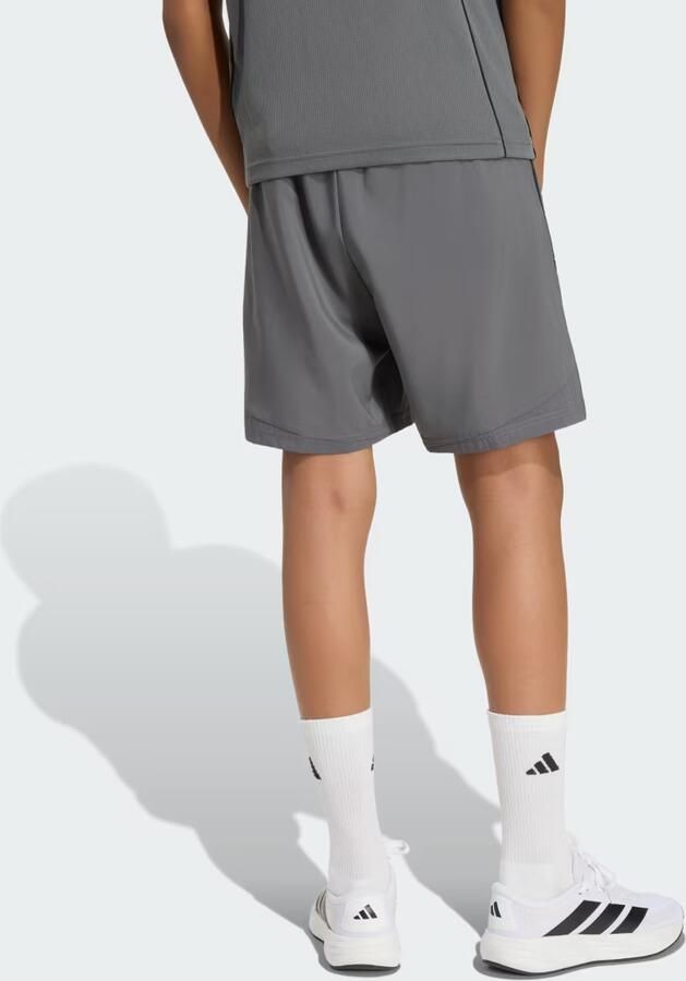 Adidas TECH APPAREL SHORT - Foto 3