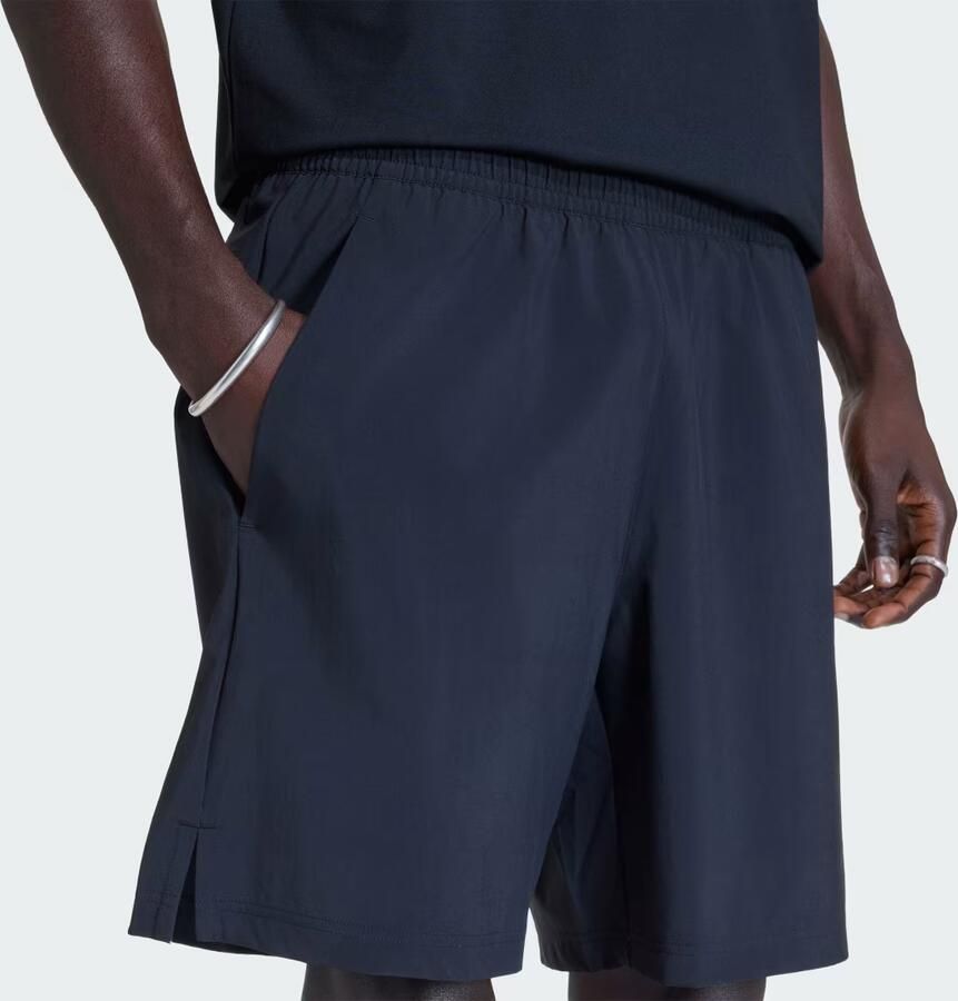 Adidas TECH TREFOIL ESSENTIALS POLYESTER SHORT - Foto 2