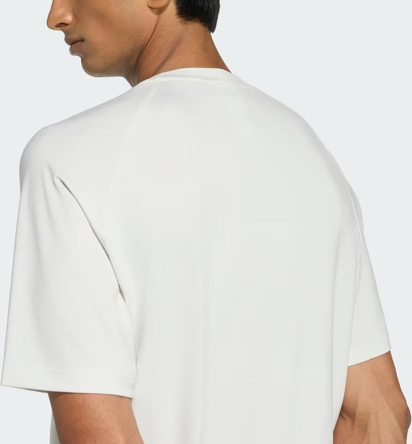 Adidas TECH TREFOIL ESSENTIALS POLYESTER T-SHIRT - Foto 3