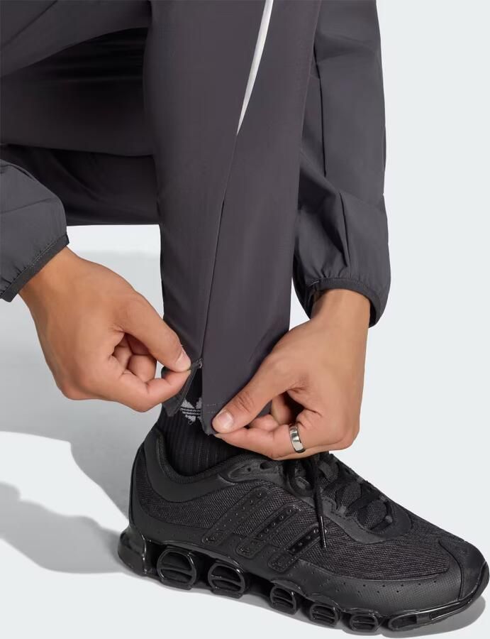 Adidas TECH TREFOIL ESSENTIALS WOVEN PANT - Foto 4