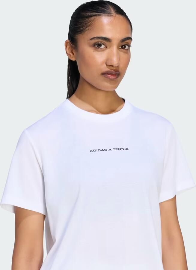 Adidas TENNIS CULTURE GRAPHIC T-SHIRT - Foto 4