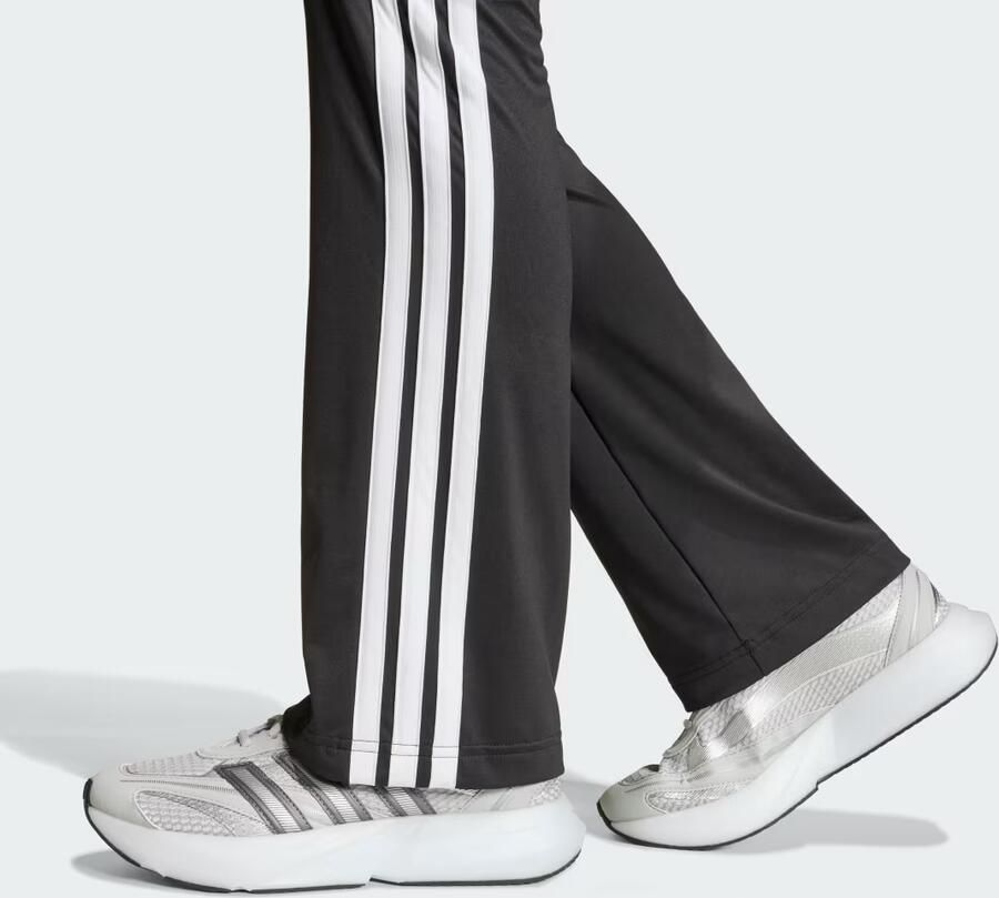 Adidas Train Essentials 3-Stripes Flared Legging - Foto 3