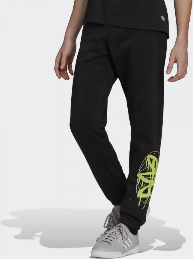 Adidas Graphics Behind the Trefoil Joggingbroek
