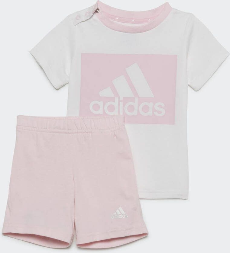 Adidas Sportswear Essentials T-Shirt en Short Setje