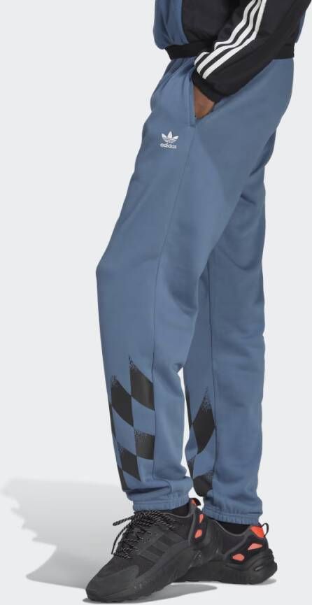 Adidas Originals adidas Rekive Placed Graphic Joggingbroek