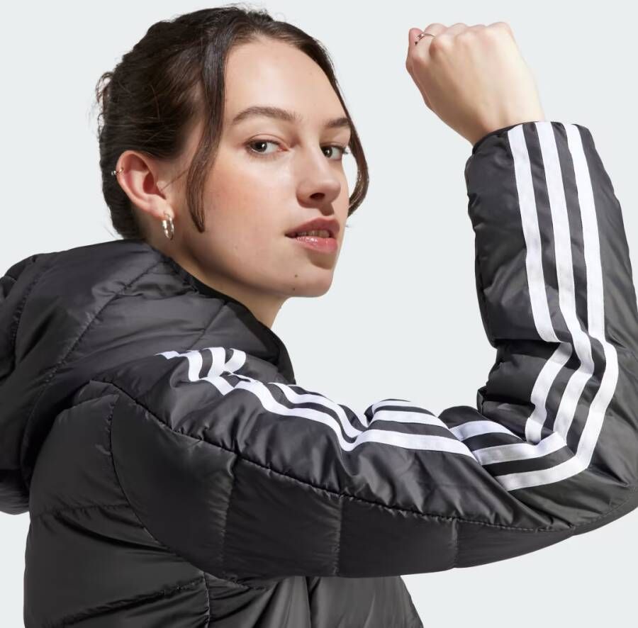 Adidas Sportswear Essentials 3-Stripes Light Donsparka met Capuchon
