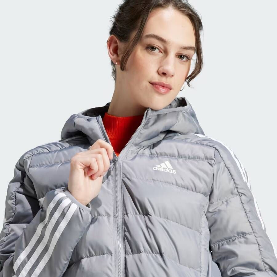 Adidas Sportswear Essentials 3-Stripes Light Donsparka met Capuchon
