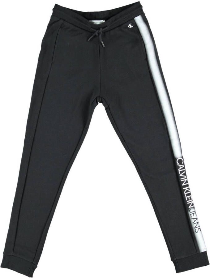 Calvin Klein Loose Fit INSTITUTIONAL SPRAY