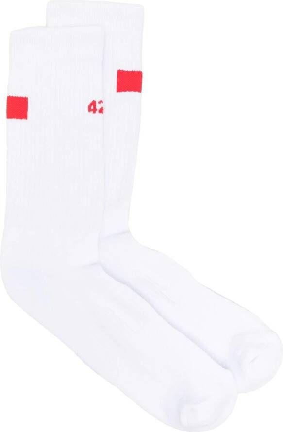 424 Ribgebreide sokken Wit