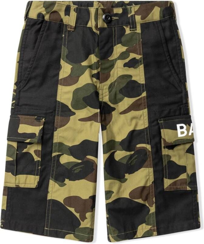 A BATHING APE Shorts Bruin