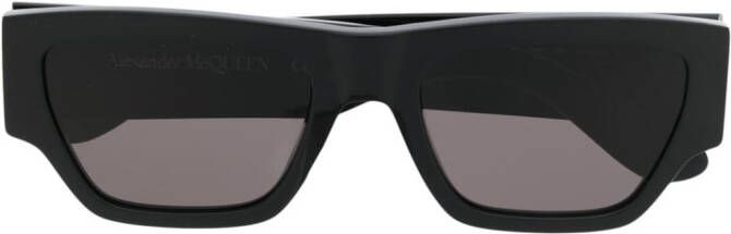 Alexander McQueen Eyewear Zonnebril met gegraveerd logo Zwart