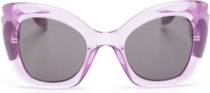 Alexander McQueen Eyewear logo-engraved butterfly-frame sunglasses Paars