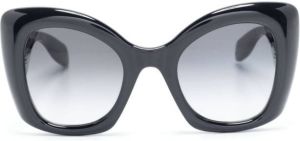 Alexander McQueen Eyewear logo-engraved butterfly-frame sunglasses Zwart