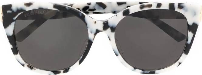 Balenciaga Eyewear Dynasty zonnebril met cat-eye montuur Grijs