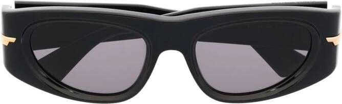 Bottega Veneta Eyewear BV1144S zonnebril met geometrisch cat-eye montuur Zwart