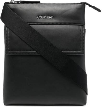 Calvin Klein Cargo messengertas Zwart