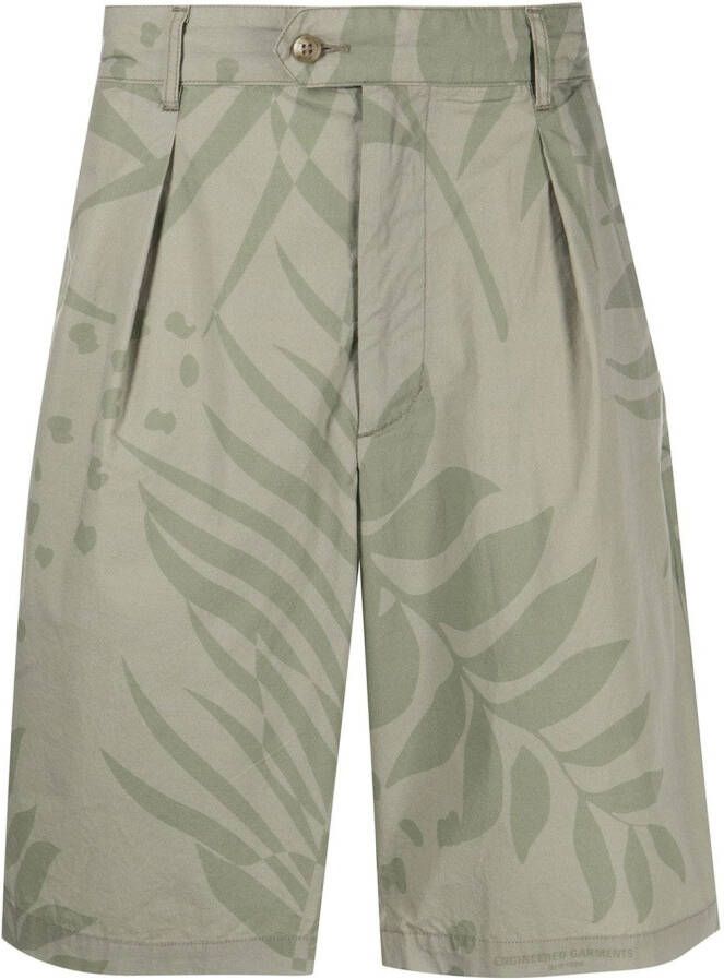 Engineered Garments Shorts met print Groen