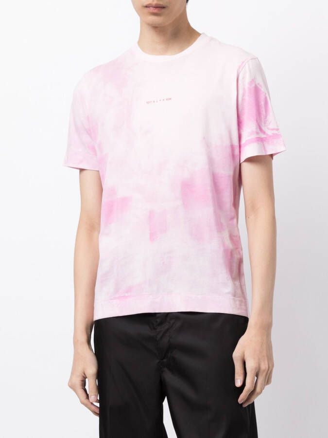 1017 ALYX 9SM T-shirt met tie-dye print Roze