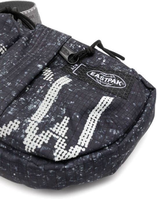 A-COLD-WALL* x Eastpak buidel met camouflageprint Blauw